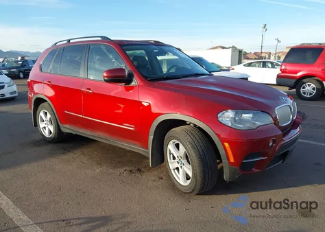 2012 BMW X5 xDrive35D z USA, uszkodzony, nr VIN 5UXZW0C54CL663456